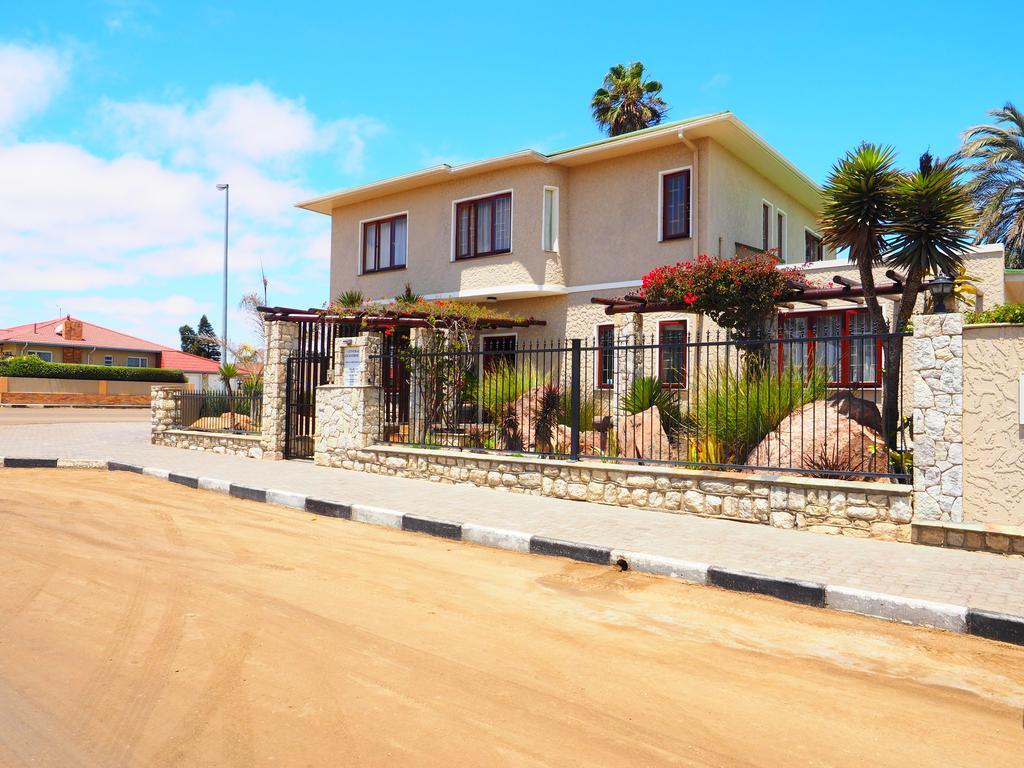סווקופמונד Meerkat Guesthouse מראה חיצוני תמונה