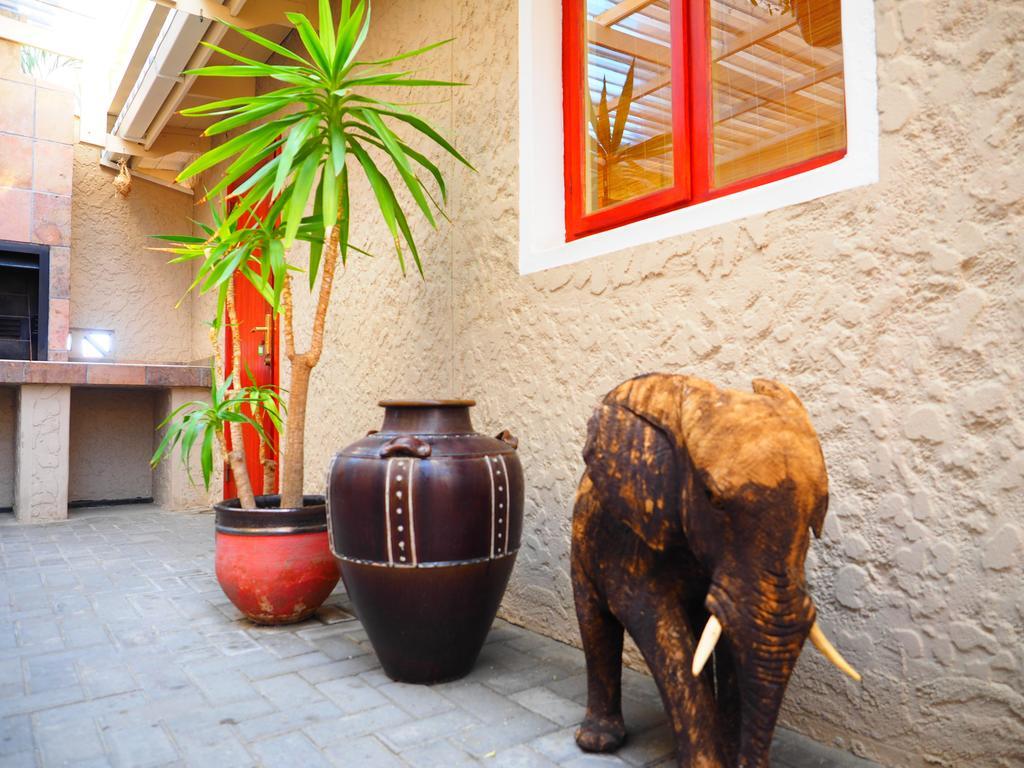 סווקופמונד Meerkat Guesthouse מראה חיצוני תמונה