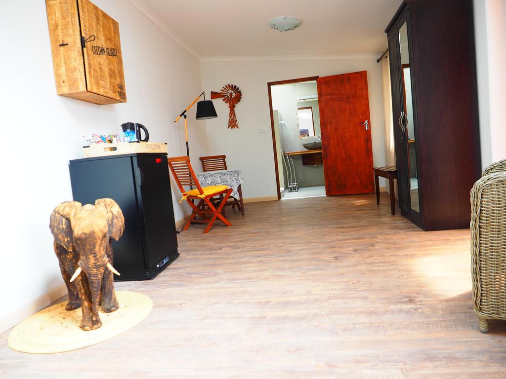 סווקופמונד Meerkat Guesthouse מראה חיצוני תמונה